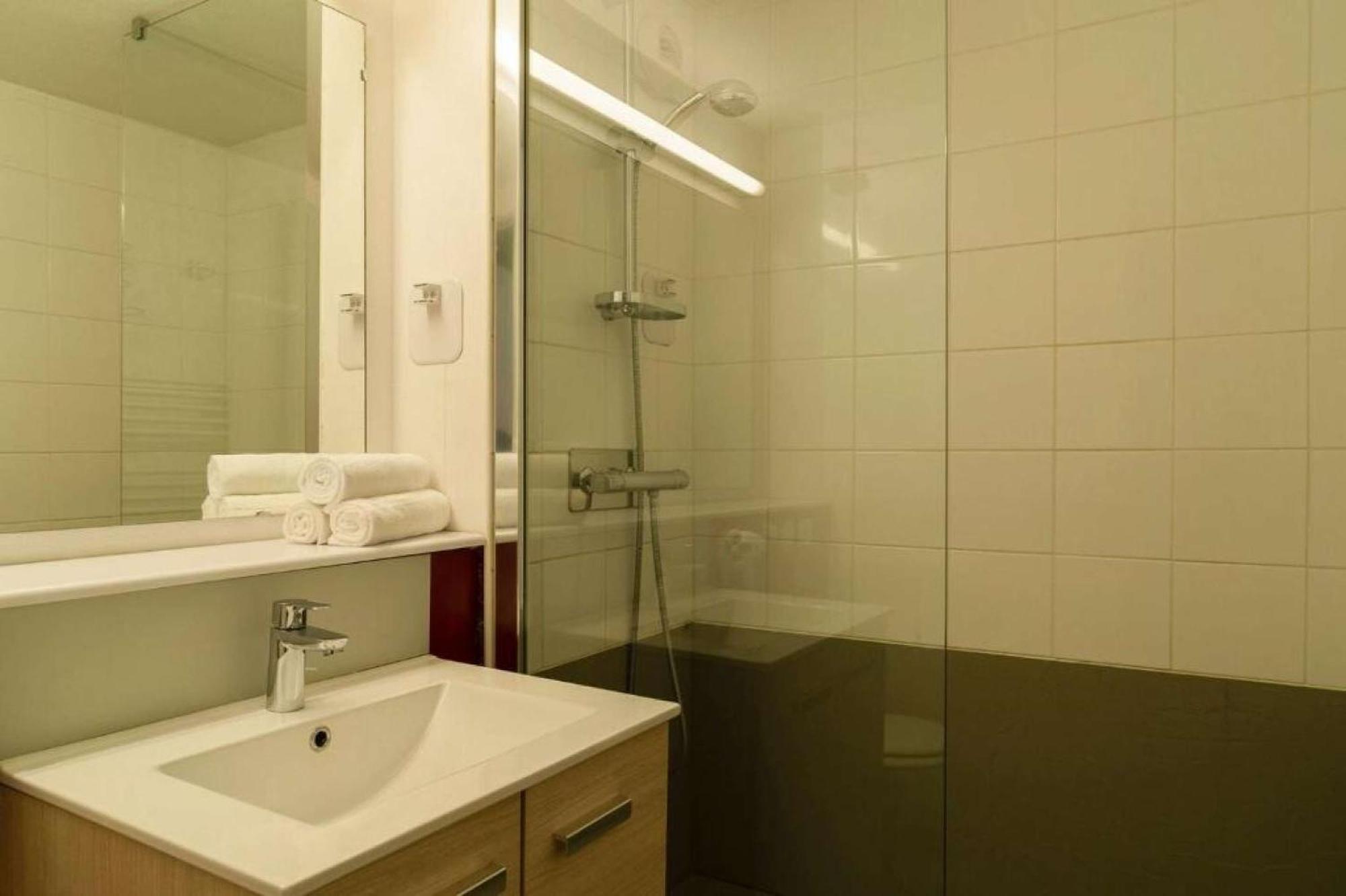 Saint-Martin-des-Champs  Brit Hotel Confort Morlaix מראה חיצוני תמונה