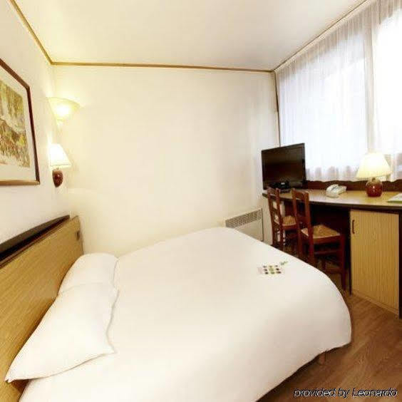 Saint-Martin-des-Champs  Brit Hotel Confort Morlaix מראה חיצוני תמונה